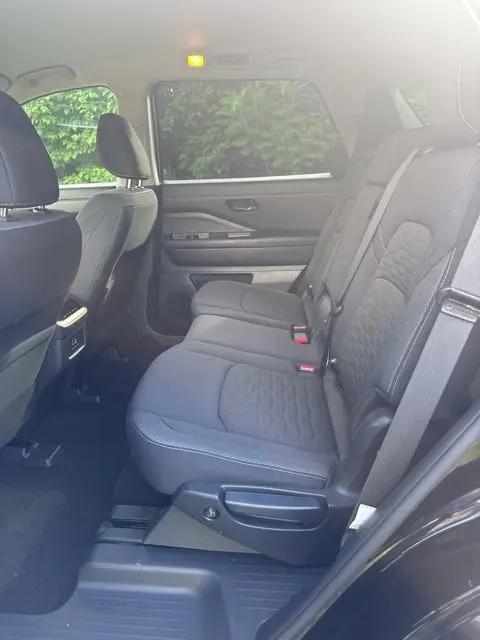 2025 Nissan Pathfinder SV 4WD