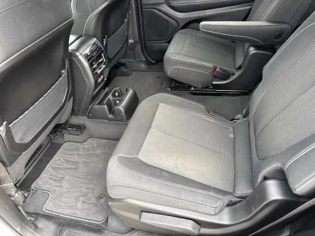 2023 Jeep Grand Cherokee L Laredo 4x4