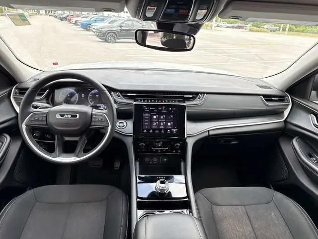 2023 Jeep Grand Cherokee L Laredo 4x4
