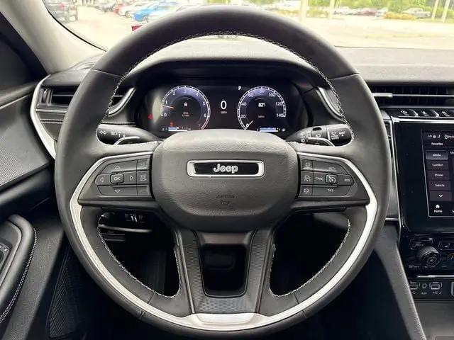 2023 Jeep Grand Cherokee L Laredo 4x4