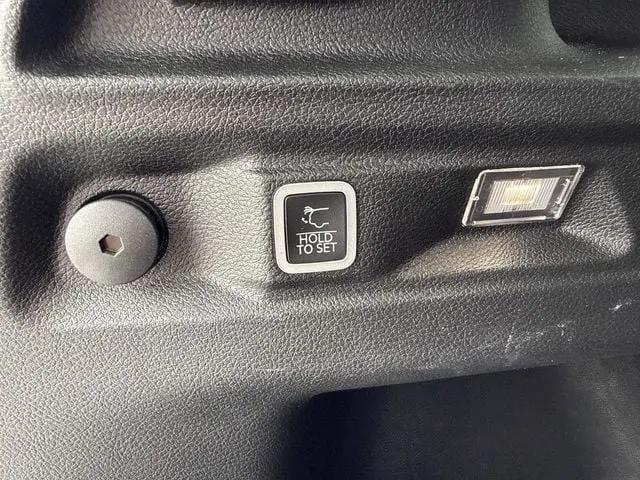 2023 Jeep Grand Cherokee L Laredo 4x4