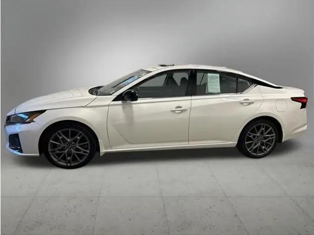 2023 Nissan Altima SR VC-Turbo FWD