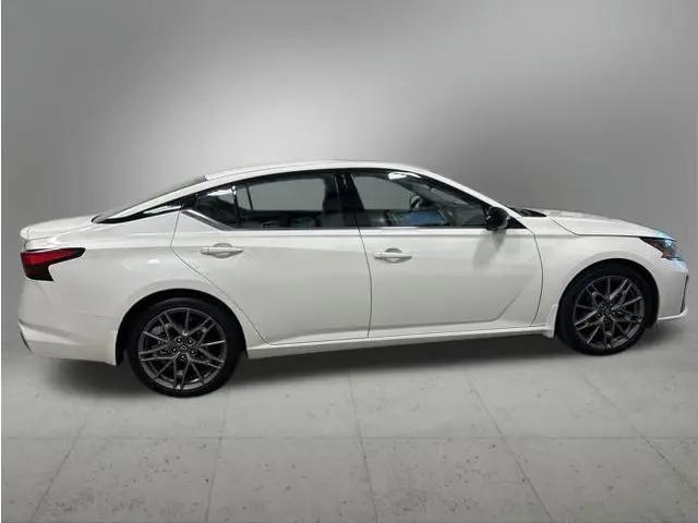 2023 Nissan Altima SR VC-Turbo FWD