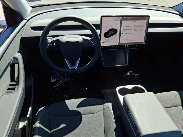 2026 Tesla Model Y Premium Rear-Wheel Drive