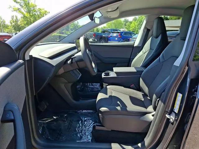2026 Tesla Model Y Premium Rear-Wheel Drive