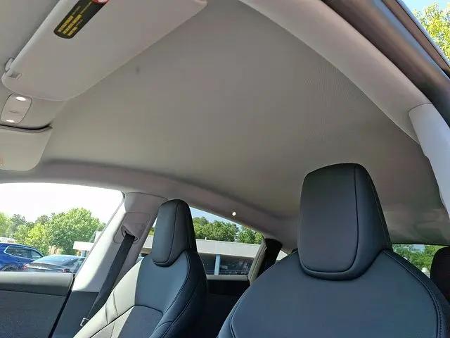 2026 Tesla Model Y Premium Rear-Wheel Drive