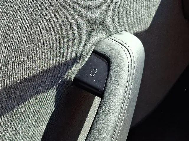 2026 Tesla Model Y Premium Rear-Wheel Drive