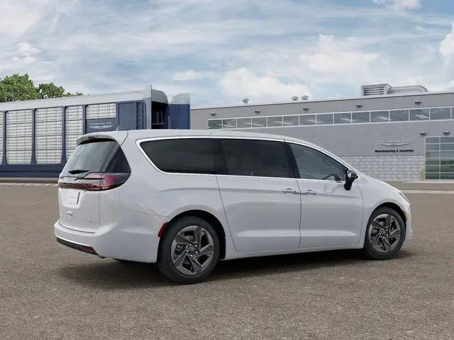 2027 Chrysler Pacifica Limited
