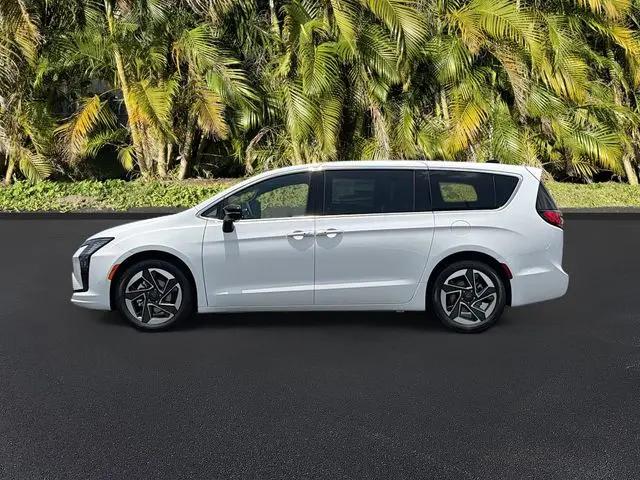 2027 Chrysler Pacifica Limited