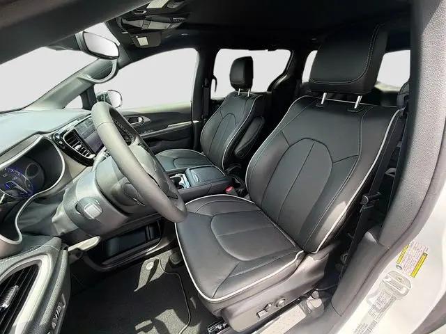 2027 Chrysler Pacifica Limited