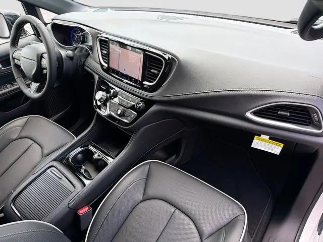 2027 Chrysler Pacifica Limited
