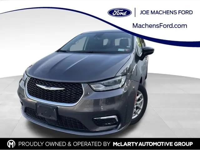 2023 Chrysler Pacifica Touring L for sale in Columbia, MO