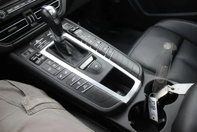 2020 Porsche Macan Macan