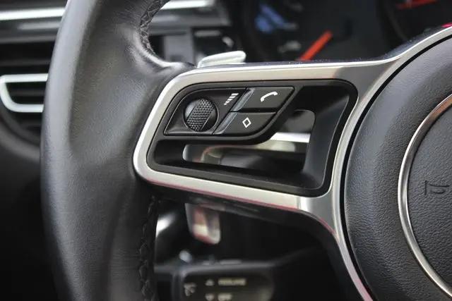 2020 Porsche Macan Macan