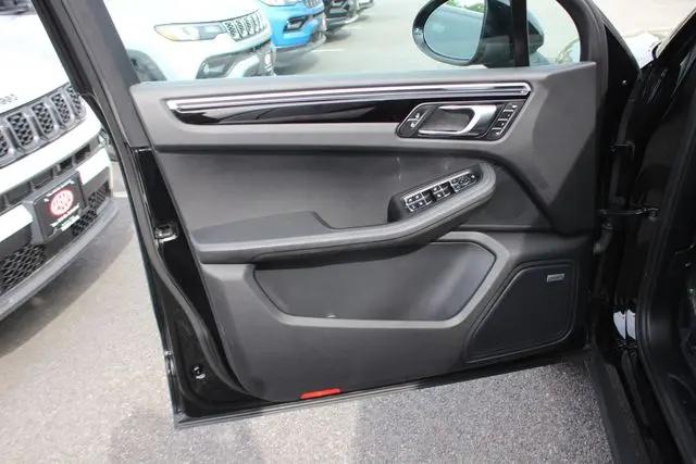 2020 Porsche Macan Macan