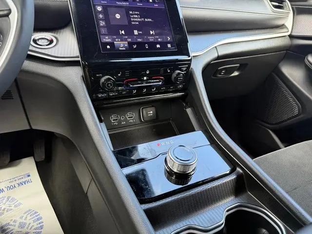2024 Jeep Grand Cherokee L Altitude X 4x4