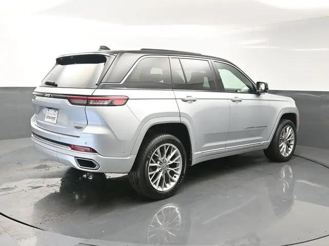 2023 Jeep Grand Cherokee Summit 4x2