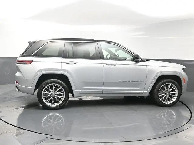 2023 Jeep Grand Cherokee Summit 4x2