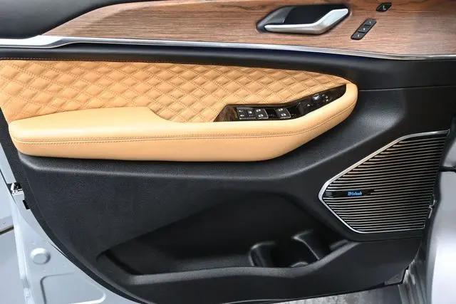 2023 Jeep Grand Cherokee Summit 4x2
