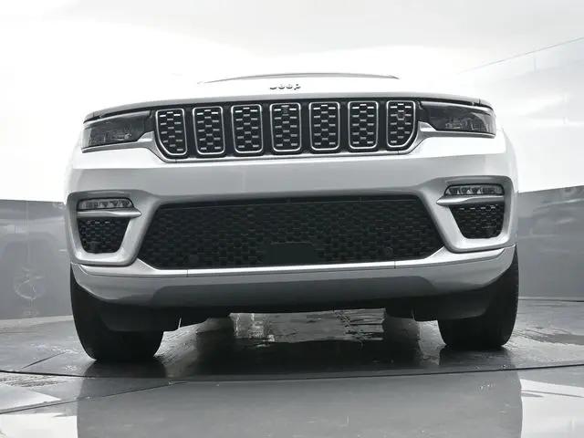 2023 Jeep Grand Cherokee Summit 4x2