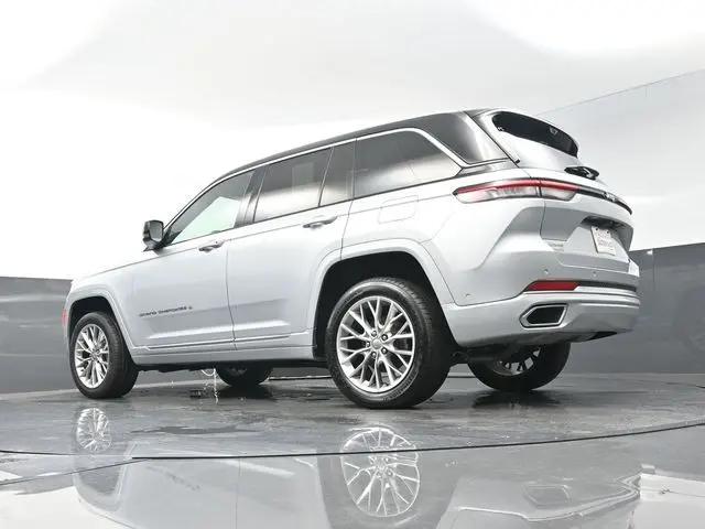 2023 Jeep Grand Cherokee Summit 4x2