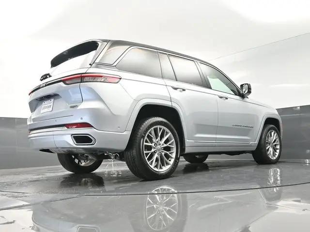 2023 Jeep Grand Cherokee Summit 4x2