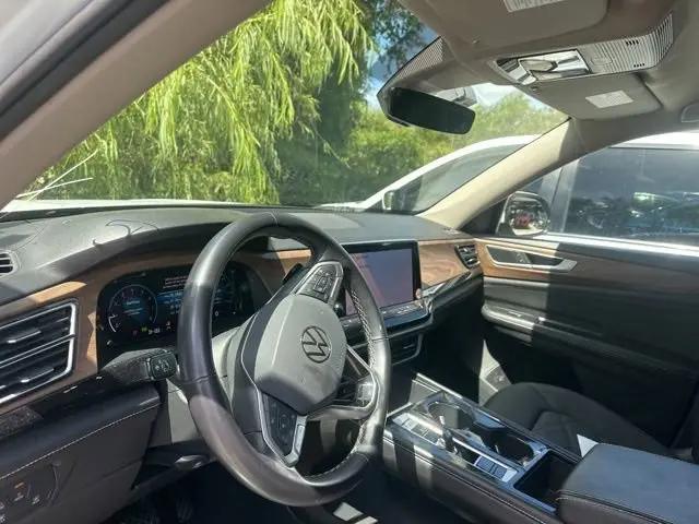 2024 Volkswagen Atlas 2.0T SE w/Technology