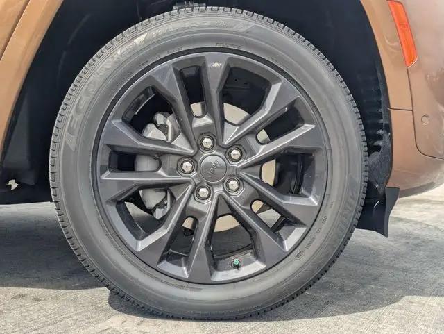 2026 Jeep Grand Cherokee Limited Reserve