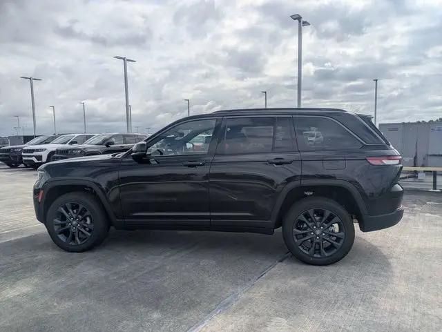 2026 Jeep Grand Cherokee 85th Anniversary Edition