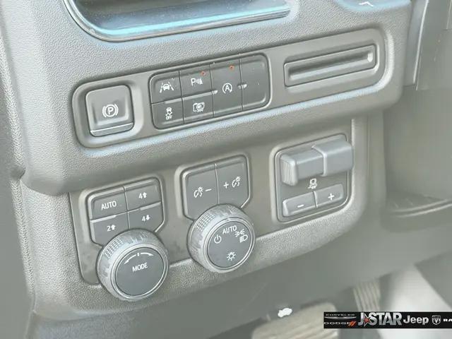2024 Chevrolet Suburban 4WD RST
