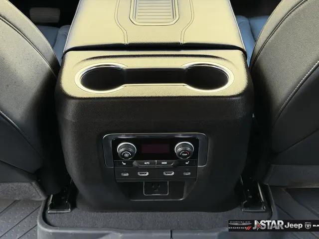 2024 Chevrolet Suburban 4WD RST