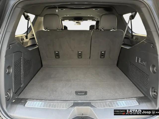 2024 Chevrolet Suburban 4WD RST