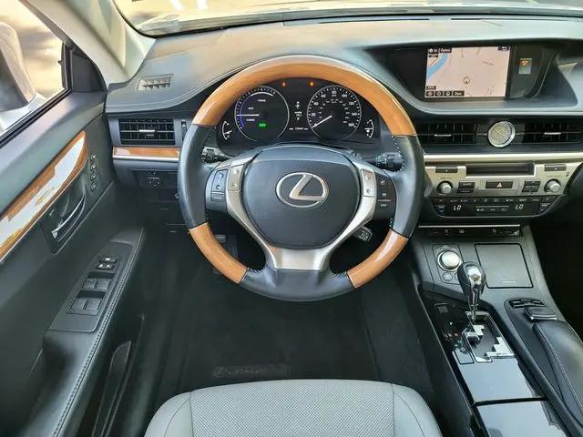 2015 Lexus ES 300h ES 300h
