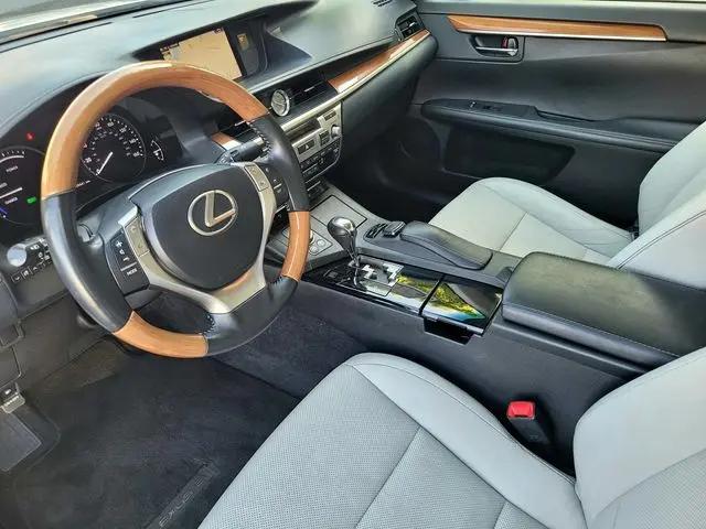 2015 Lexus ES 300h ES 300h