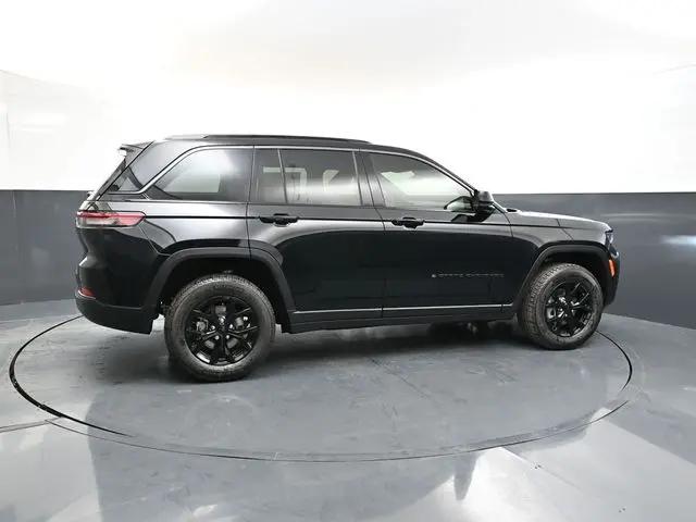 2026 Jeep Grand Cherokee Altitude 4x4