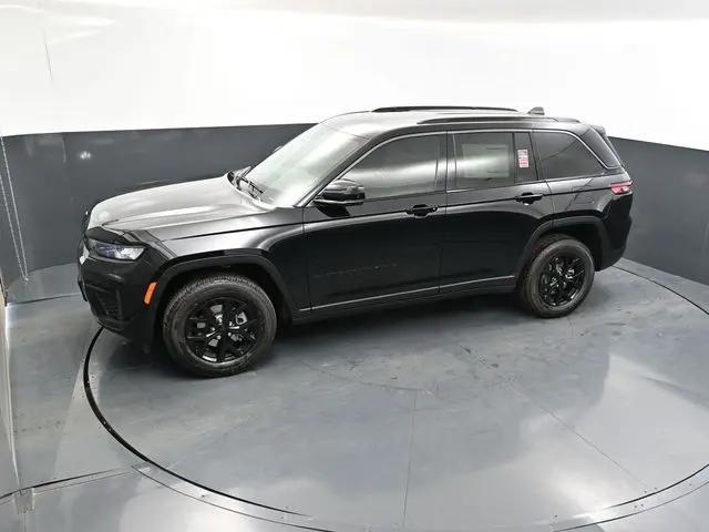 2026 Jeep Grand Cherokee Altitude 4x4