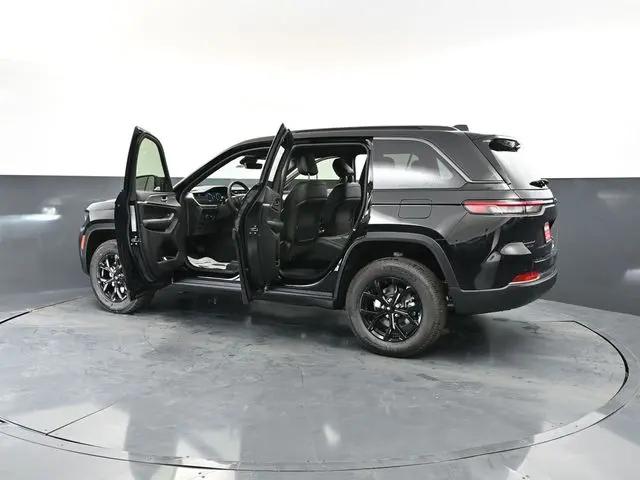 2026 Jeep Grand Cherokee Altitude 4x4