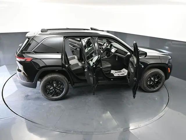 2026 Jeep Grand Cherokee Altitude 4x4