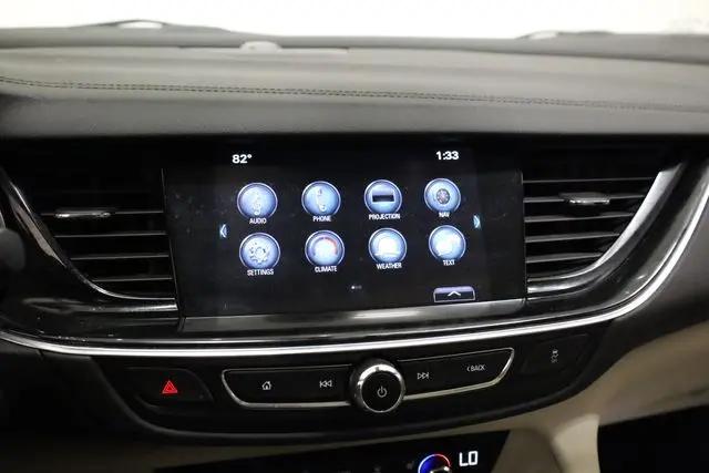 2018 Buick Regal TourX Essence