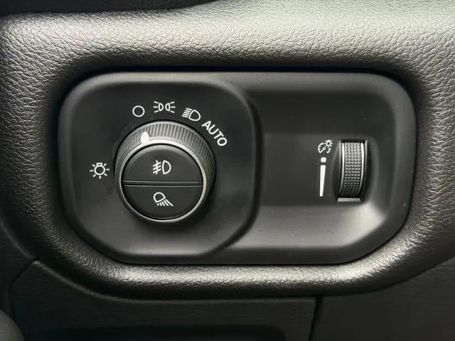 2025 Ram 1500 Tradesman Crew Cab 4x2 5'7" Box