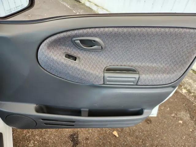 2002 Chevrolet Tracker Hard Top Base