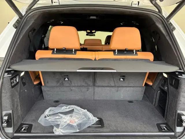 2027 BMW X7 xDrive40i