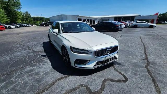 2022 Volvo S60 B5 Inscription