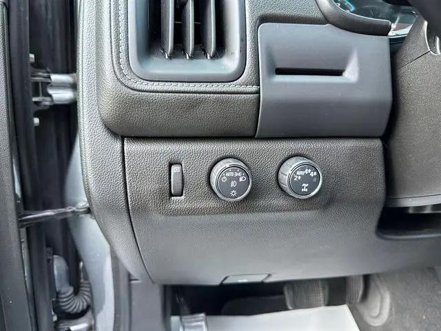 2022 GMC Canyon 4WD Crew Cab Short Box Denali