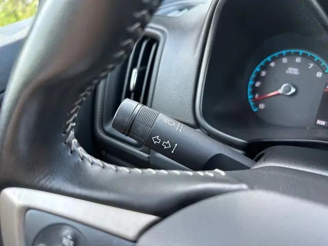 2022 GMC Canyon 4WD Crew Cab Short Box Denali