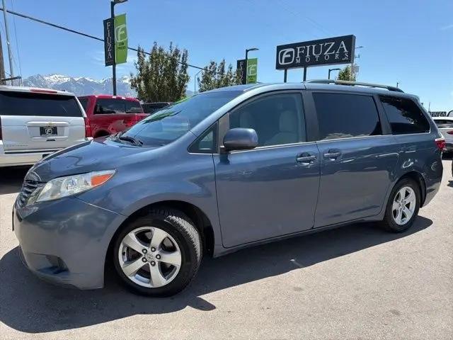 2017 Toyota Sienna LE 8 Passenger