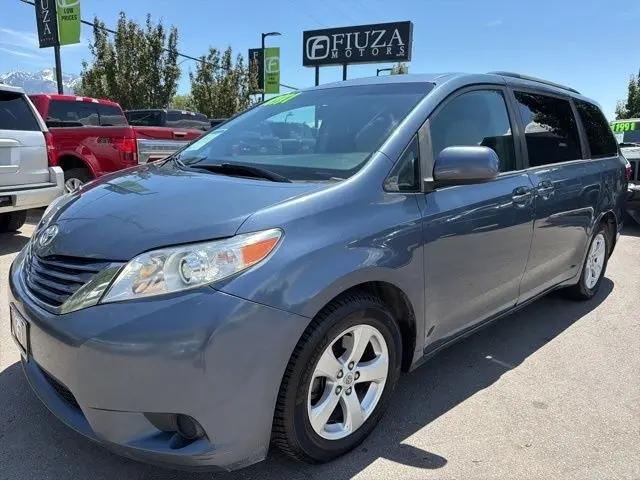 2017 Toyota Sienna LE 8 Passenger