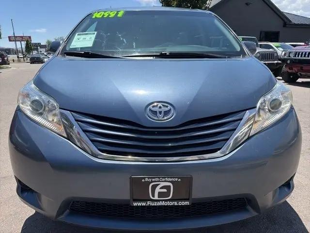 2017 Toyota Sienna LE 8 Passenger