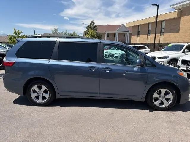 2017 Toyota Sienna LE 8 Passenger