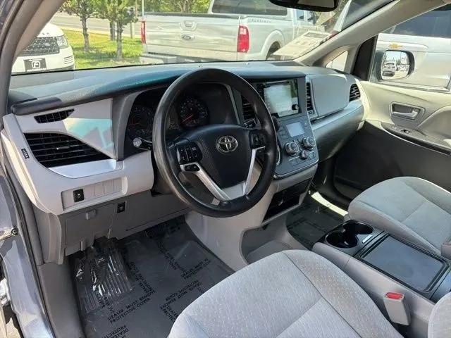 2017 Toyota Sienna LE 8 Passenger